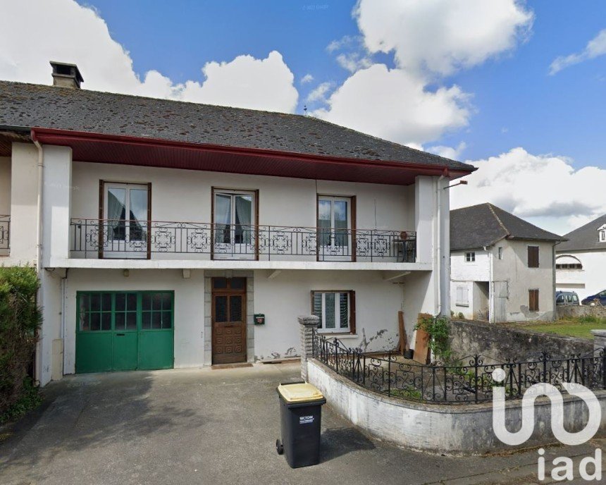 Maison 6 pièces de 204 m² à Geüs-d'Oloron (64400)