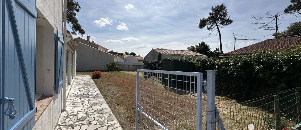 Traditional house 9 rooms of 153 m² in La Tranche-sur-Mer (85360)