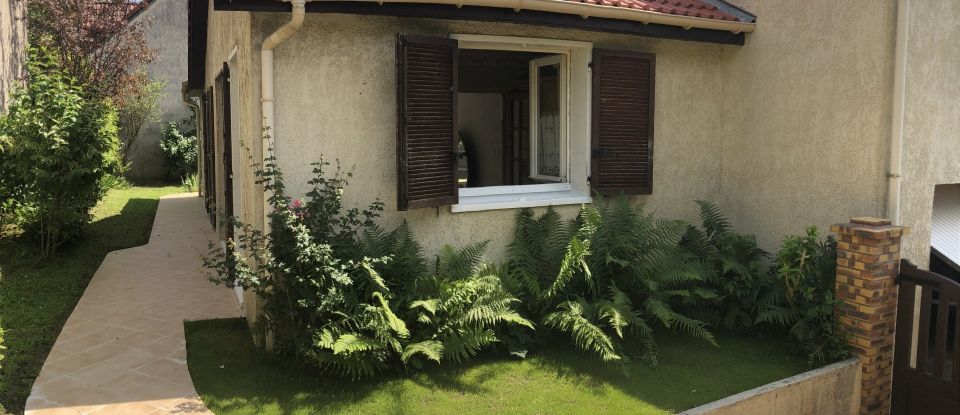 Maison traditionnelle 5 pièces de 122 m² à Verrières-le-Buisson (91370)