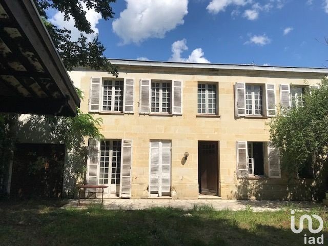 House 6 rooms of 159 m² in Les Billaux (33500)