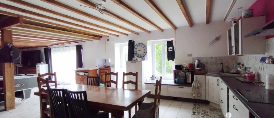 Village house 5 rooms of 133 m² in Saint-Martin-des-Noyers (85140)