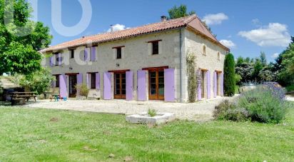 House 25 rooms of 650 m² in Ronsenac (16320)