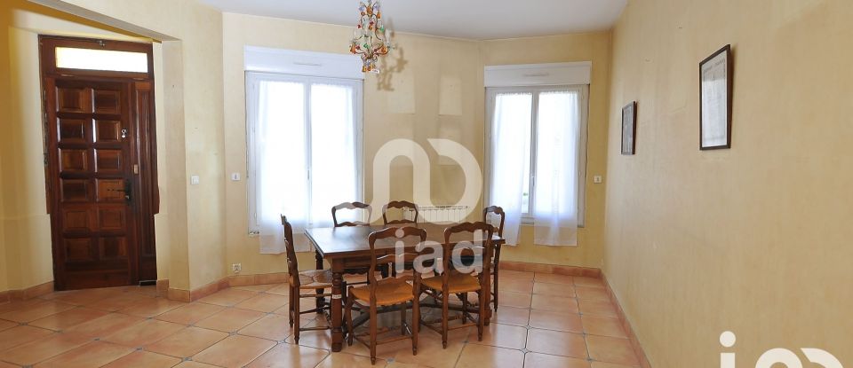 Maison de ville 8 pièces de 311 m² à Aigues-Vives (30670)