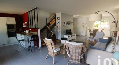 House 5 rooms of 119 m² in La Rochelle (17000)