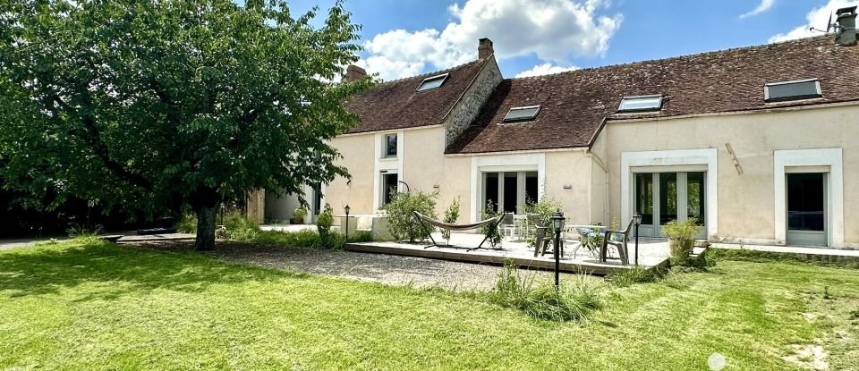 Maison 14 pièces de 527 m² à Bannost-Villegagnon (77970)