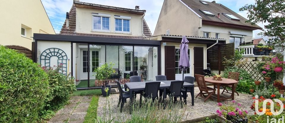 Traditional house 5 rooms of 96 m² in Écouen (95440)