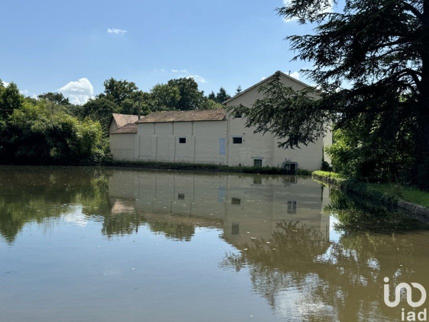 Maison 6 pièces de 144 m² à Trévol (03460)