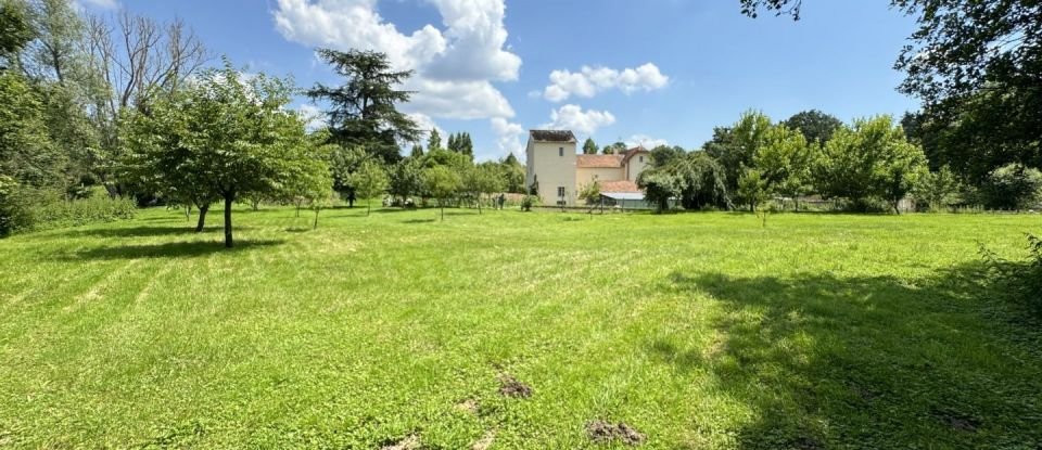 Maison 6 pièces de 144 m² à Trévol (03460)