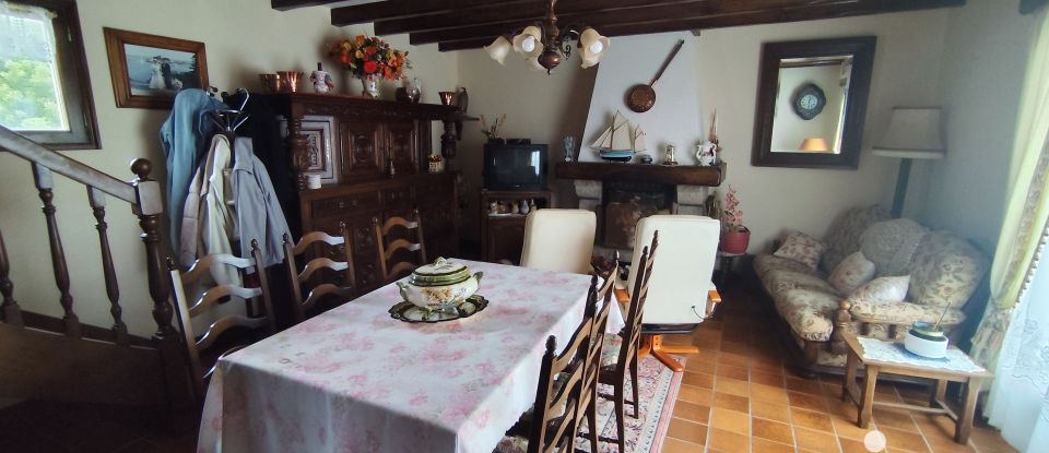 Maison traditionnelle 6 pièces de 139 m² à Trégastel (22730)