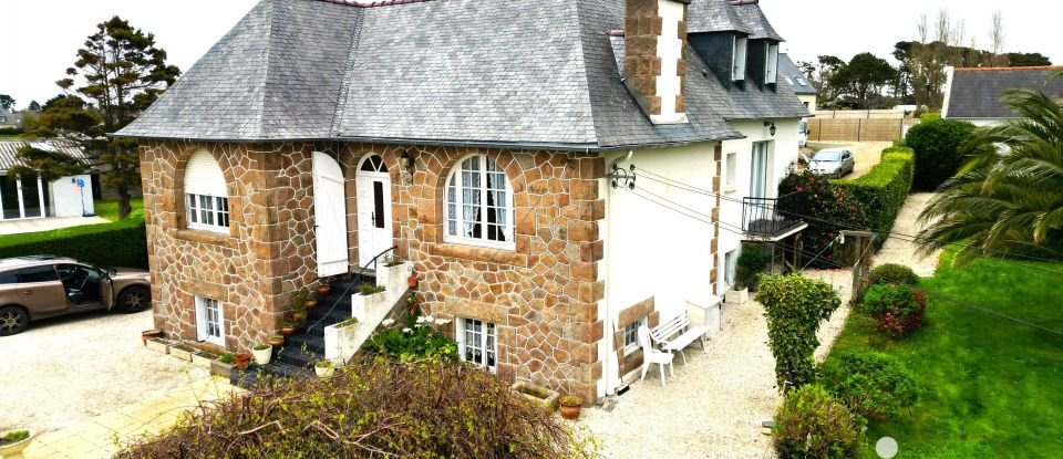 Traditional house 6 rooms of 139 m² in Trégastel (22730)