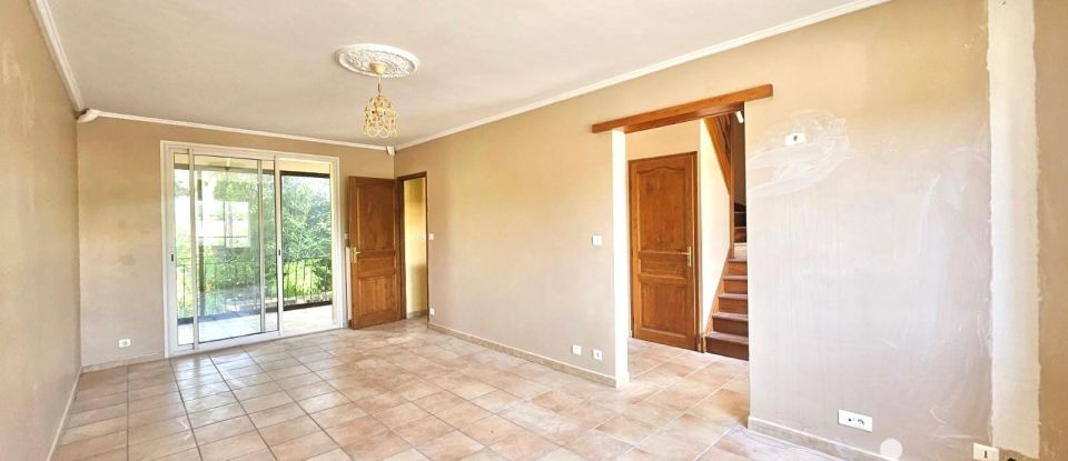 House 4 rooms of 82 m² in Bollène (84500)