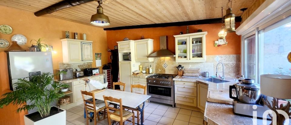 Traditional house 8 rooms of 252 m² in Saint-Marsal (66110)