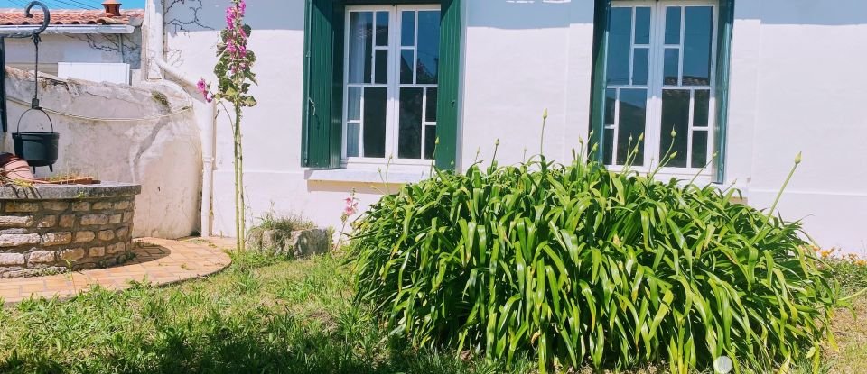 Traditional house 6 rooms of 120 m² in Le Château-d'Oléron (17480)