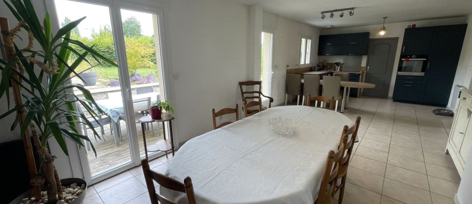 House 7 rooms of 139 m² in Saleux (80480)