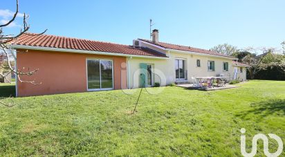 Traditional house 5 rooms of 165 m² in Saint-Lys (31470)