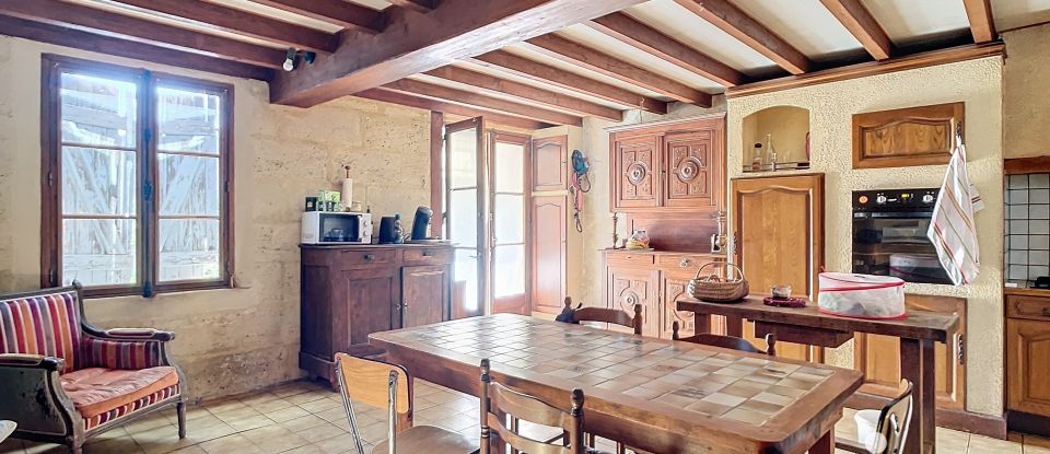 Traditional house 6 rooms of 180 m² in Saint-Médard-de-Guizières (33230)