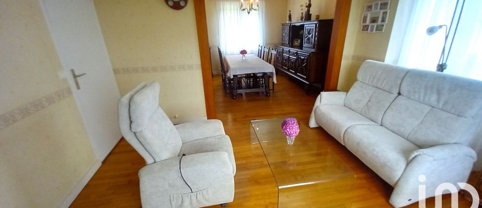 Traditional house 5 rooms of 121 m² in Ergué-Gabéric (29500)