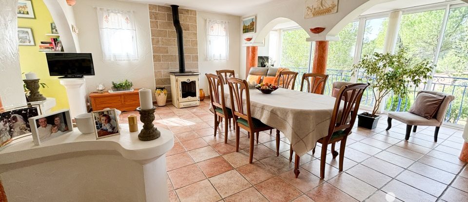 Traditional house 6 rooms of 182 m² in Lorgues (83510)
