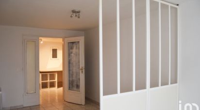 Studio 1 room of 38 m² in Pont-sur-Yonne (89140)