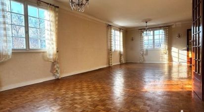 Traditional house 7 rooms of 146 m² in Sucé-sur-Erdre (44240)