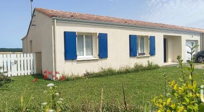 Maison 4 pièces de 105 m² à Fontenay-le-Comte (85200)