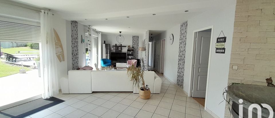 House 7 rooms of 252 m² in Villetrun (41100)