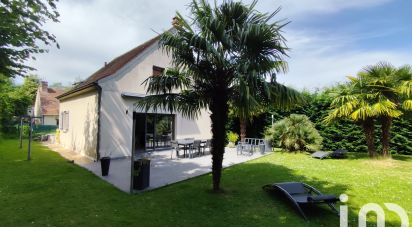 Traditional house 5 rooms of 88 m² in Écouen (95440)