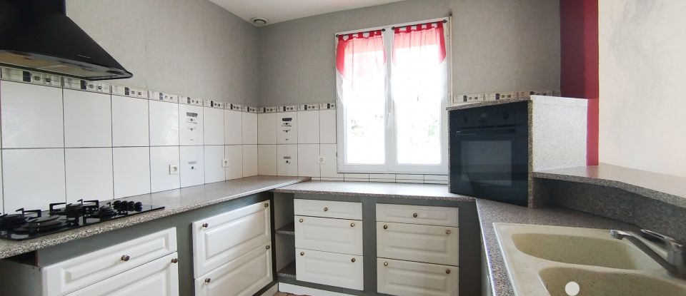 Maison 5 pièces de 156 m² à Quinssaines (03380)