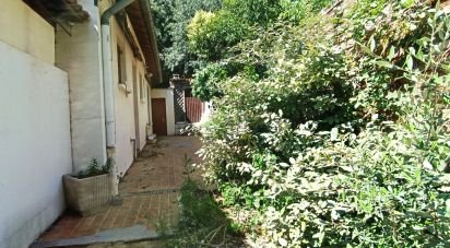 Traditional house 5 rooms of 120 m² in Aix-en-Provence (13100)