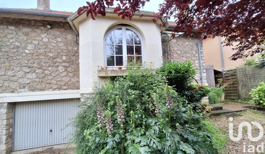 House 5 rooms of 145 m² in La Celle-Saint-Cloud (78170)