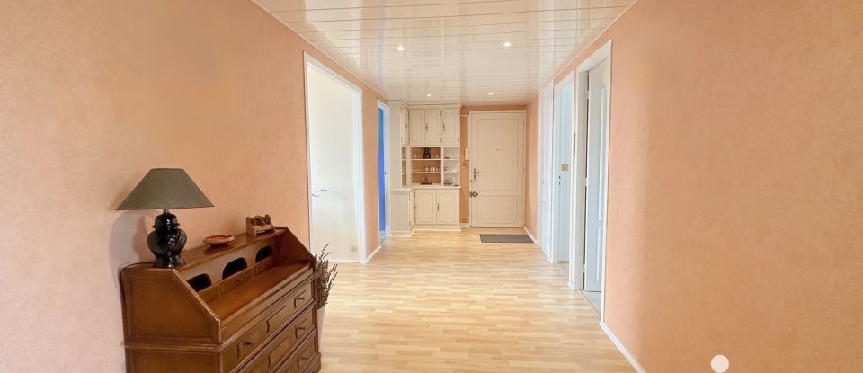 Appartement 5 pièces de 99 m² à Blanquefort (33290)