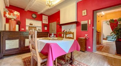 Lodge 8 rooms of 200 m² in Saint-Victor-et-Melvieu (12400)