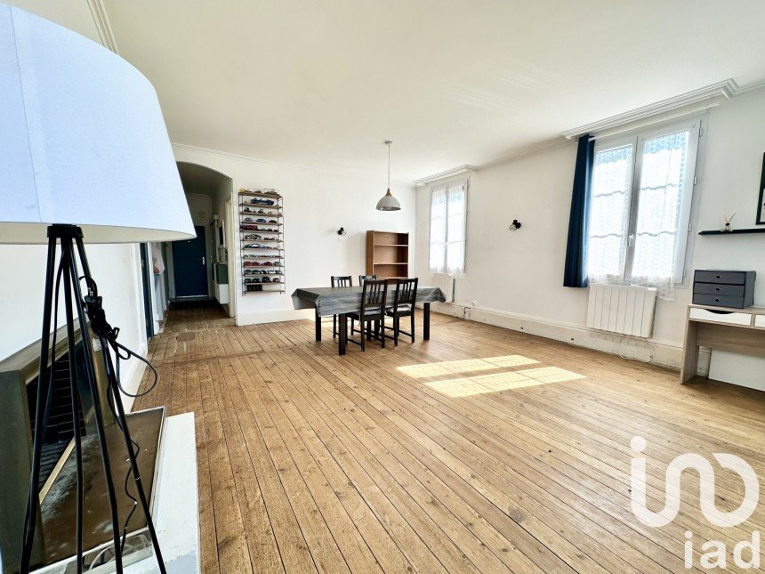 Apartment 4 rooms of 95 m² in Les Ageux (60700)