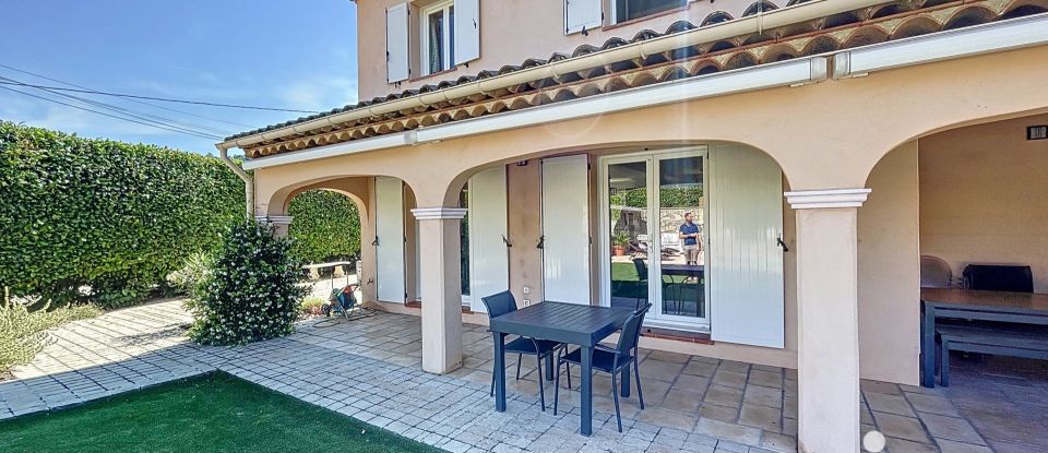 Maison traditionnelle 5 pièces de 120 m² à Fayence (83440)