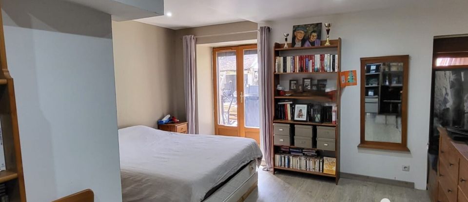 Apartment 5 rooms of 105 m² in Marles-en-Brie (77610)