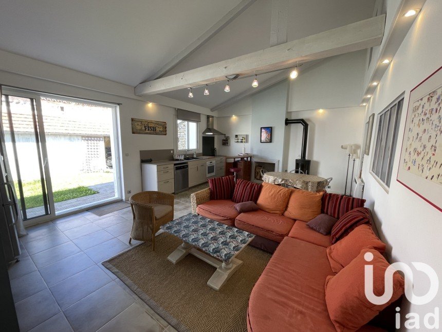 Village house 5 rooms of 97 m² in Le Grand-Village-Plage (17370)