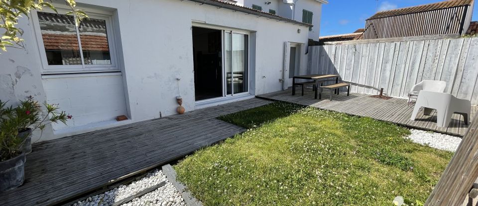 Village house 5 rooms of 97 m² in Le Grand-Village-Plage (17370)