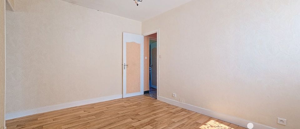 Maison 3 pièces de 89 m² à Villefranche-d'Allier (03430)