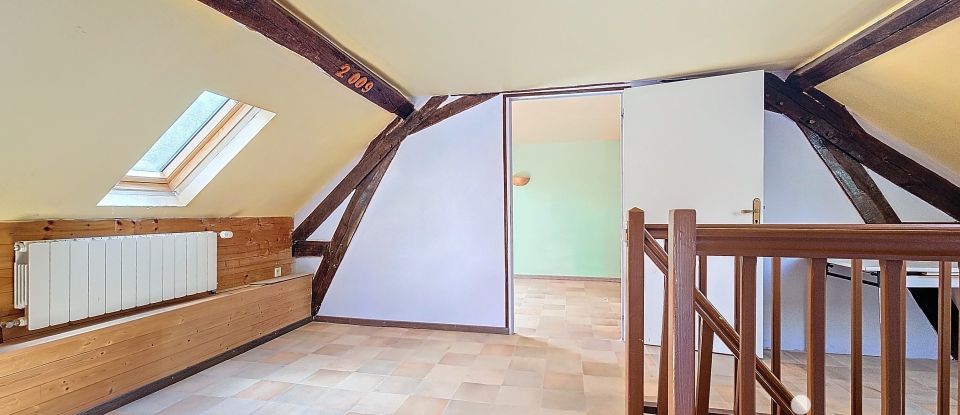 Maison de campagne 4 pièces de 94 m² à Sury-ès-Bois (18260)