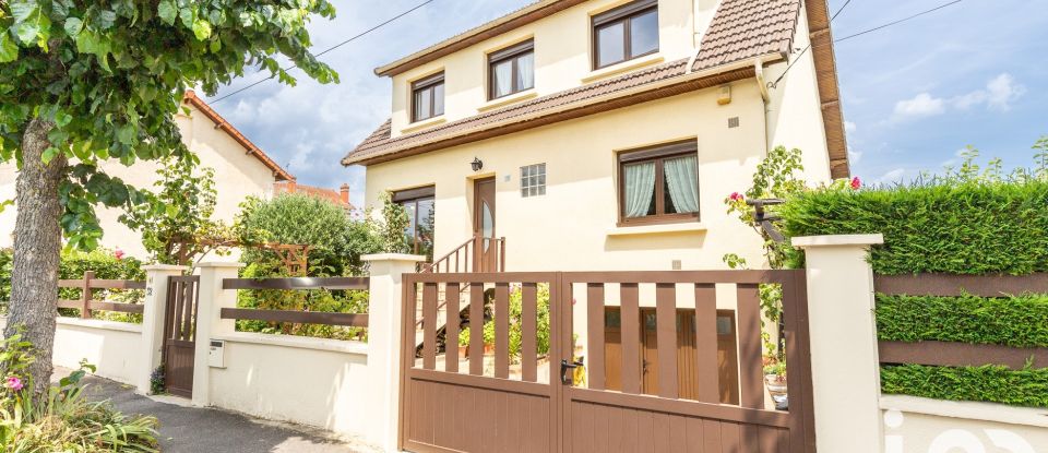 Maison traditionnelle 7 pièces de 121 m² à Viry-Châtillon (91170)