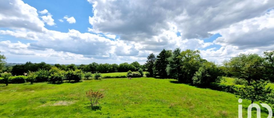 Maison traditionnelle 8 pièces de 240 m² à Louverné (53950)