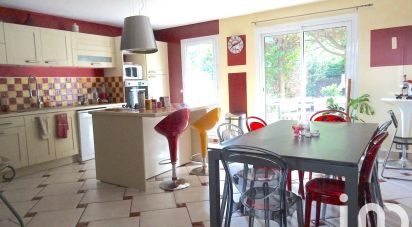 House 5 rooms of 88 m² in Bondoufle (91070)