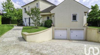 House 8 rooms of 175 m² in Saint-Prix (95390)