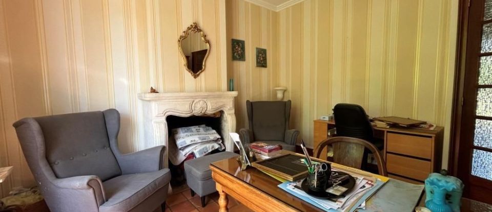 House 9 rooms of 220 m² in La Tour-Blanche (24320)