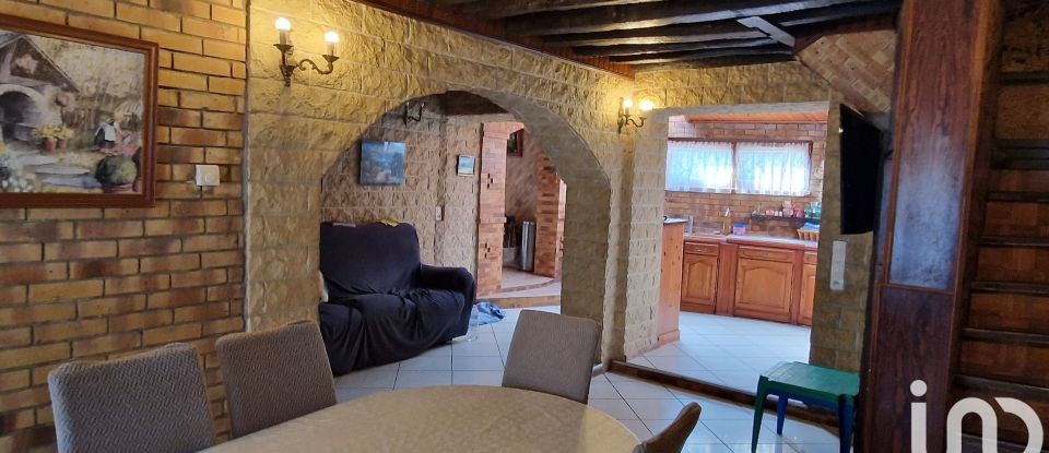 Maison traditionnelle 9 pièces de 290 m² à Villeroy (77410)