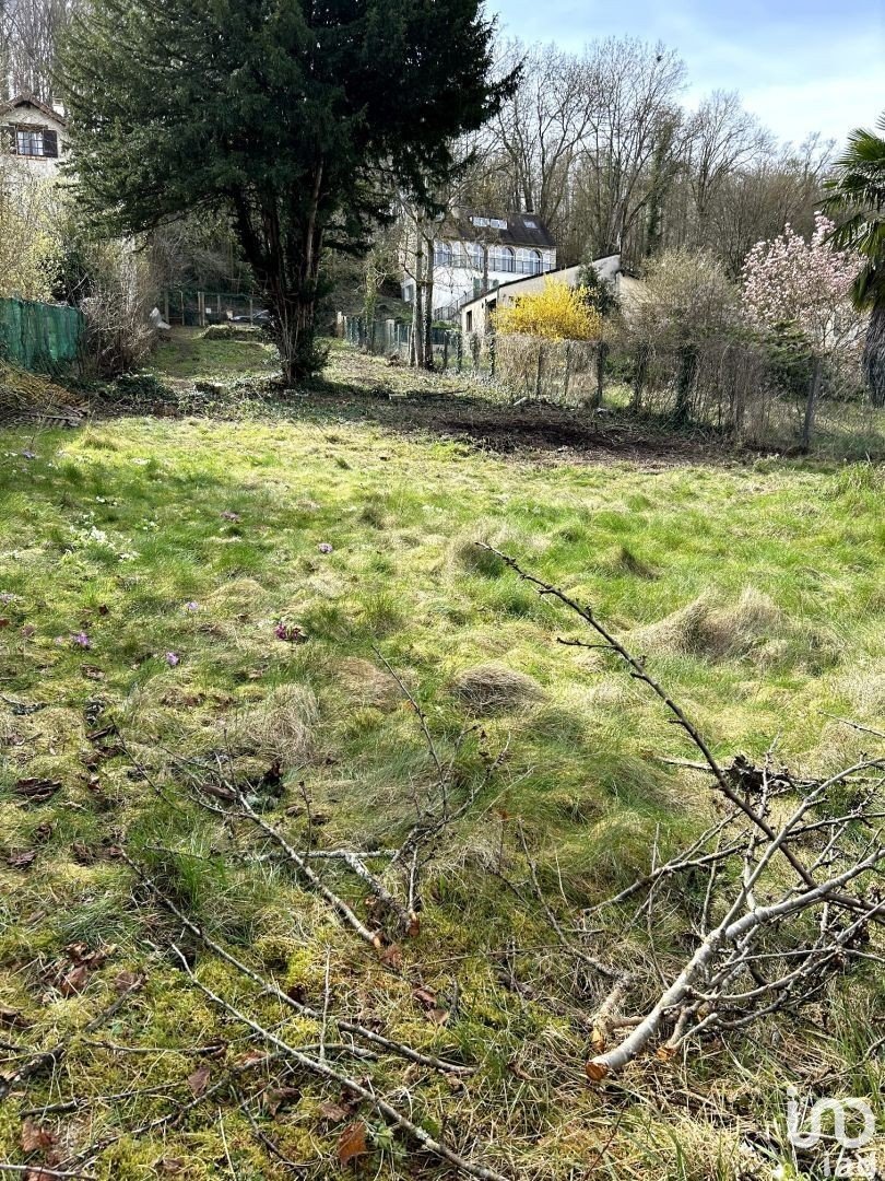 Terrain de 803 m² à Valmondois (95760)