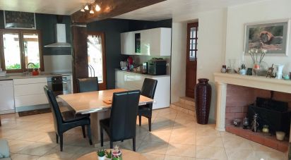 House 9 rooms of 160 m² in Beaumont-les-Autels (28480)