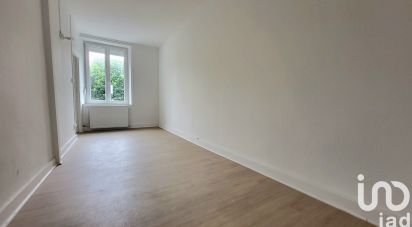 Appartement 3 pièces de 45 m² à Charleville-Mézières (08000)