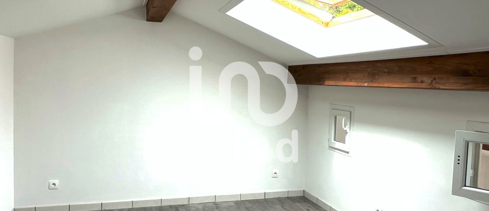 Duplex 4 rooms of 81 m² in L'Isle-d'Abeau (38080)