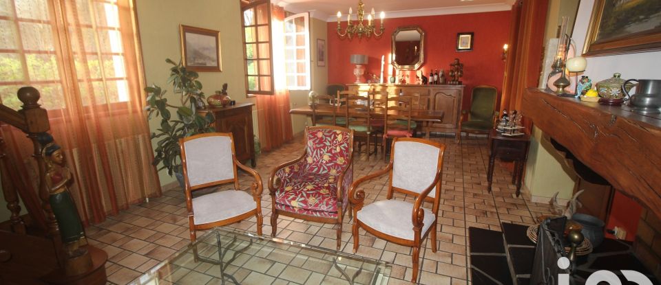 Maison traditionnelle 8 pièces de 198 m² à Oloron-Sainte-Marie (64400)